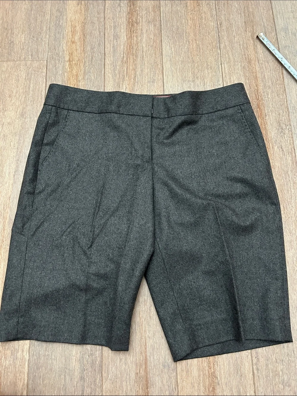 VTG J. Crew Dark Charcoal Wool Tailored Bermuda Shorts size 6 city fit